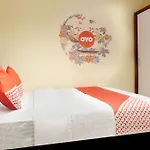 Oyo 121 Ayub Residence