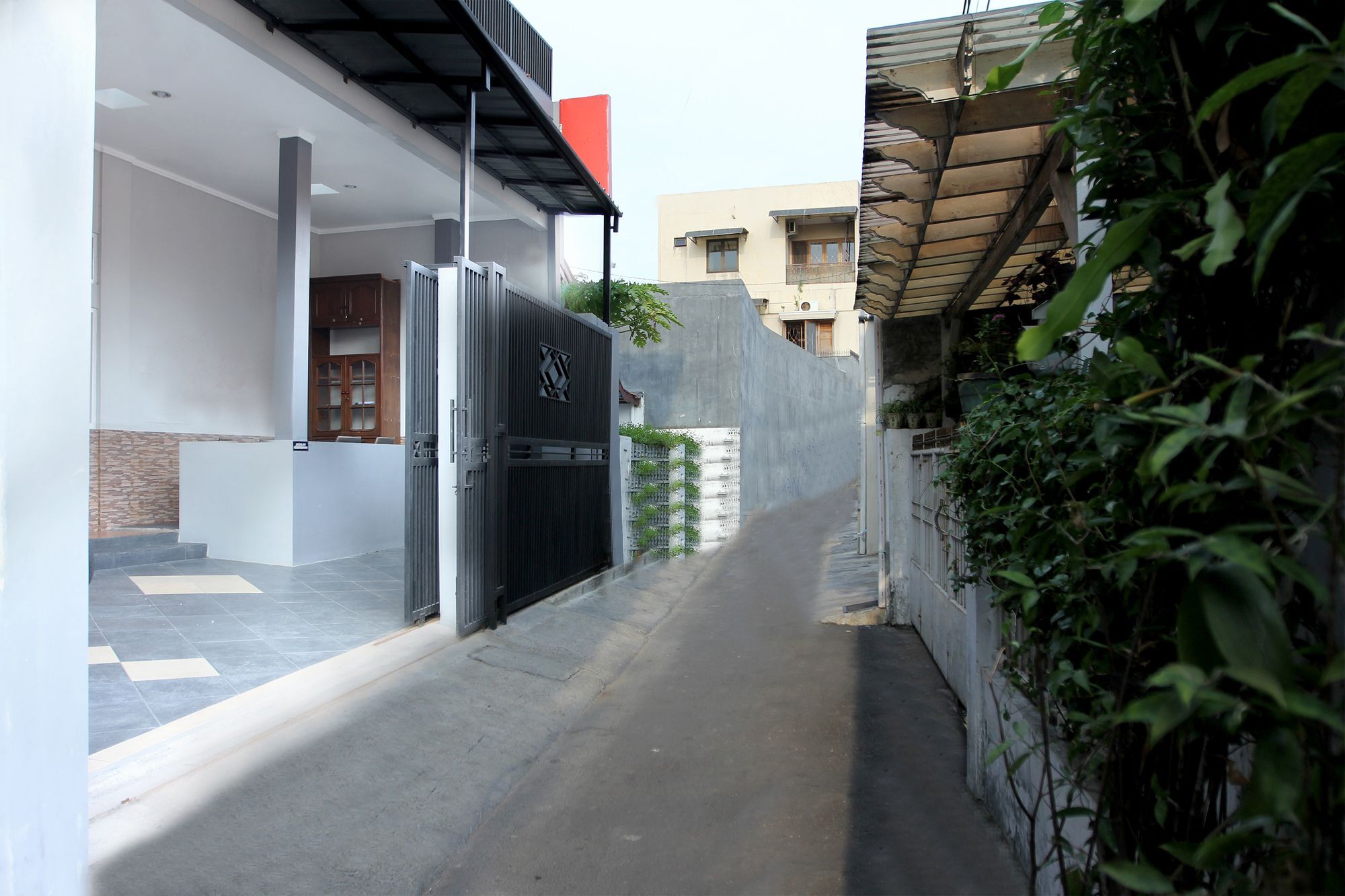Oyo 121 Ayub Hotel Jakarta